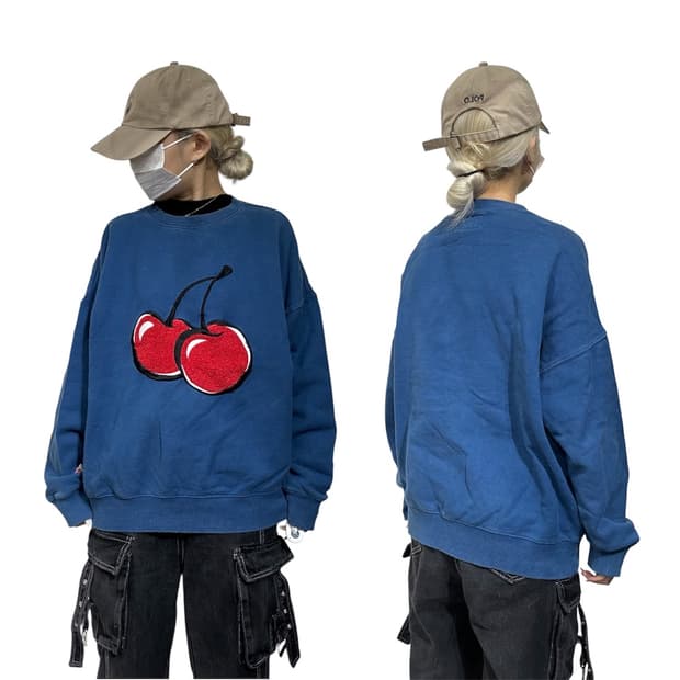 키르시 블루 빈티지 오버핏 체리 자수 맨투맨 