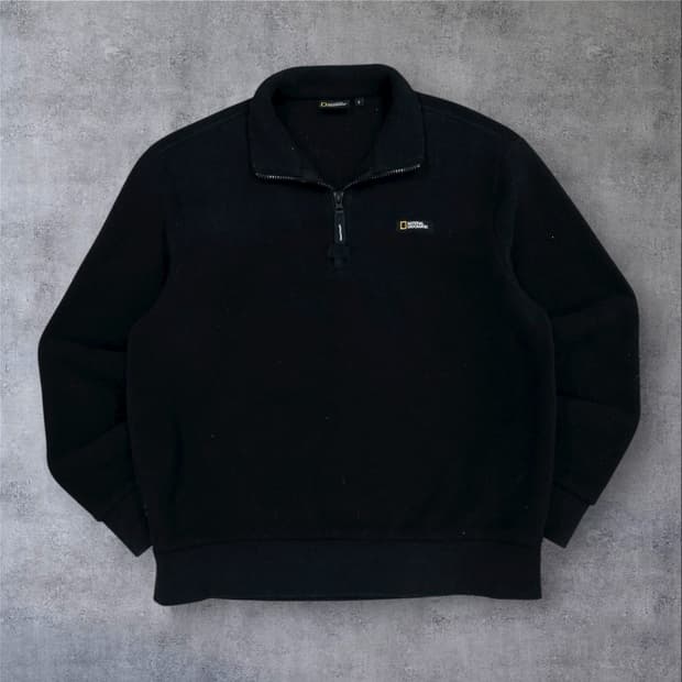 내셔널 지오그래픽 블랙 컬러 스몰 로고 하프 집업 플리스