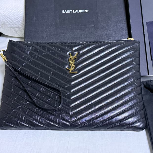 생로랑 클러치백 뉴미디움 금장 풀박스 21SS