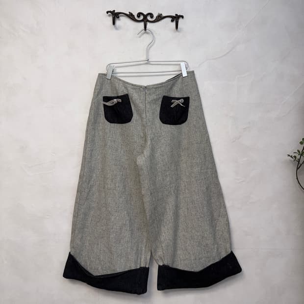 Gray wool ribbon pocket wide pants