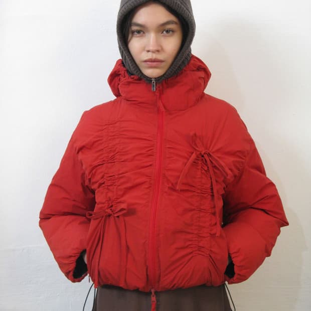 {파르티멘토 우먼} 리버시블 셔링 후디드 푸퍼 자켓_레드