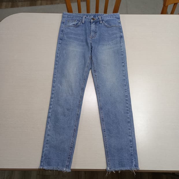 26 4SEASON Kor 데미지워싱 스판 슬림일자진 연청 26-614