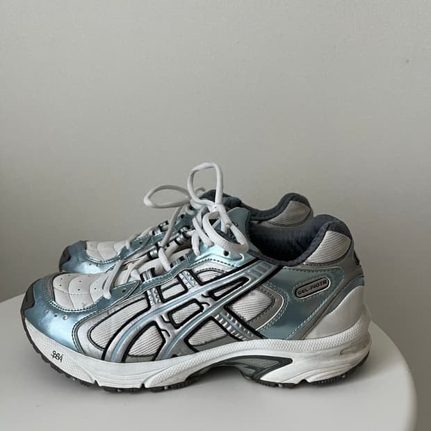 아식스 GEL-140TR 스니커즈 (250, US 8)