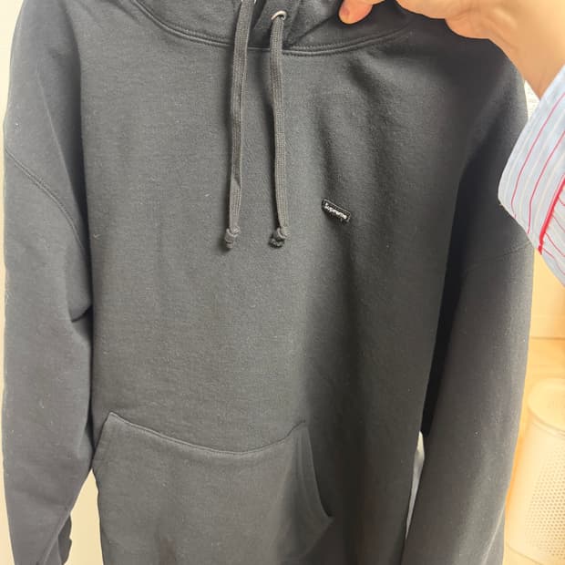 슈프림 미니스몰로고 후드티 L사이즈 판매합니다