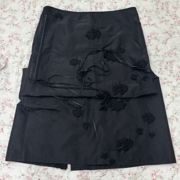 Ritsuko shirahama 롱스커트