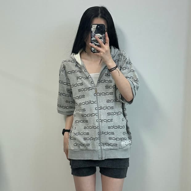 아디다스 패턴 그레이 반팔 후드집업 