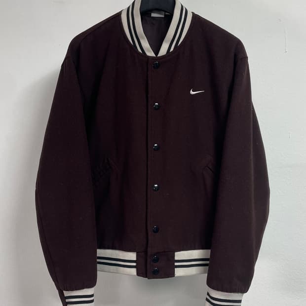 나이키 NSW 바시티 울 봄버자켓 (on.501)