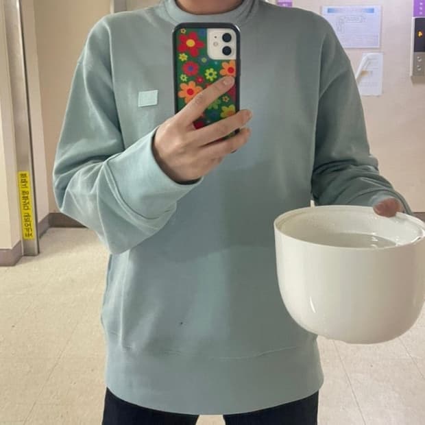 아크네스튜디오 맨투맨 xxs