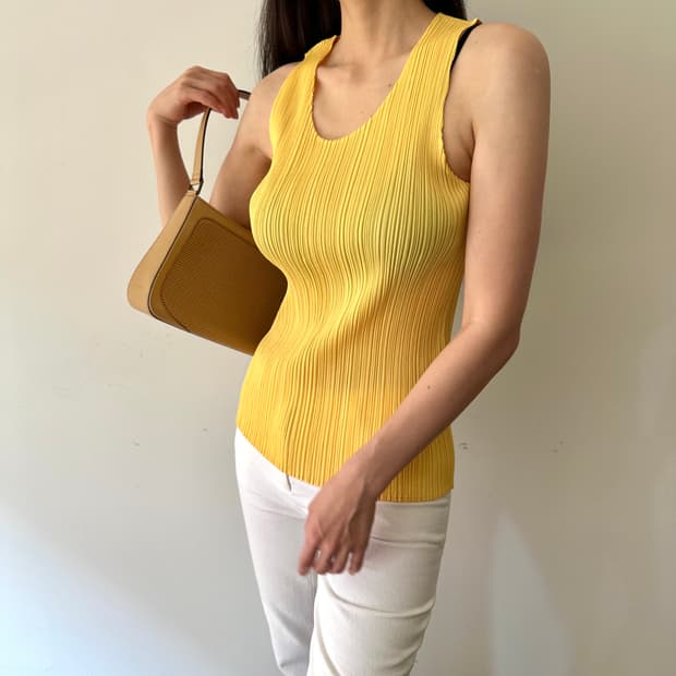 이세이미야케 플리츠플리즈 민소매 티셔츠