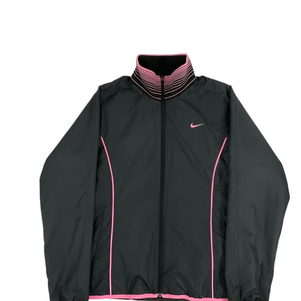 Nike (L)