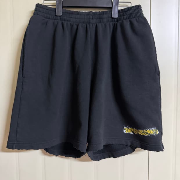 발렌시아가(Balenciaga) 스프레이 폰트 스웨트 쇼츠 s 블랙
