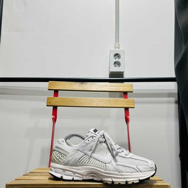 255) 나이키 운동화 남성 남자 신발 줌 보메로 그레이