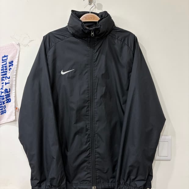 432. 나이키 바람막이