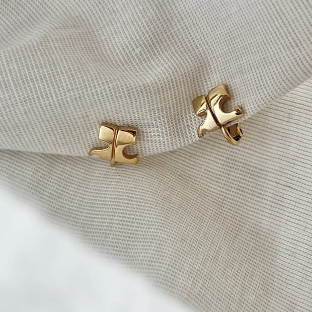 90s Courreges 꾸레쥬 로고 이어클립 골드