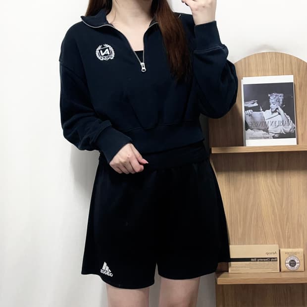 [정품] 나이키 블랙 자수로고 크롭 반집업 [ M ]