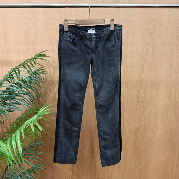 돌체앤가바나 데님 팬츠 사이드 블랙 라인 백포켓 골드 로고 디테일 흑청