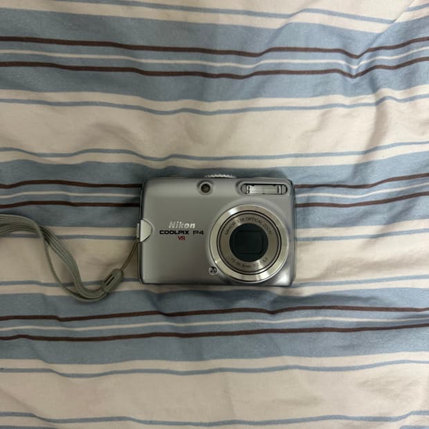 니콘 쿨픽스 p4 NICON coolpix p4 팝니다 (작례O/한국어)