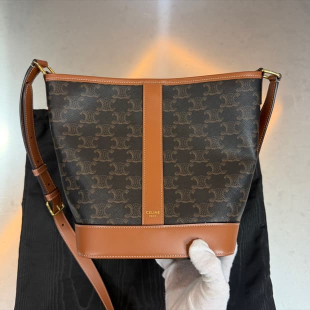 [리오브전포점] 셀린느 트리오페 스몰 버킷백