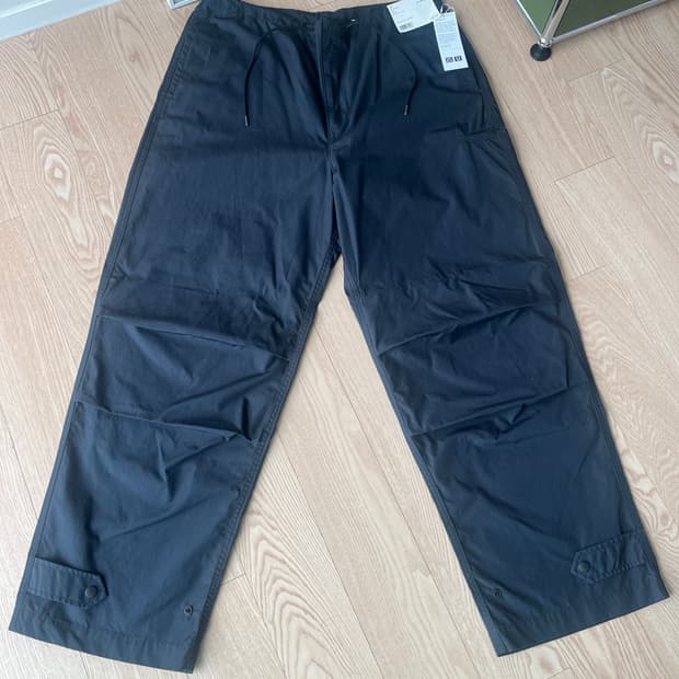 새상품))유니클로 UNIQLO U 파라슈트 팬츠 L84-92cm)사이즈