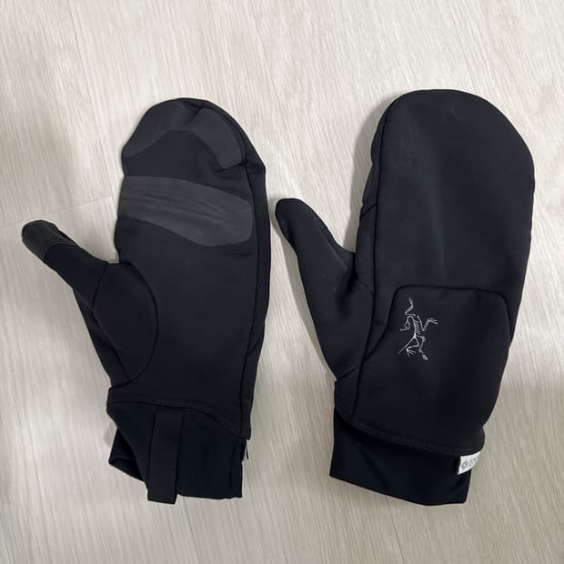 아크테릭스 벤타 미튼