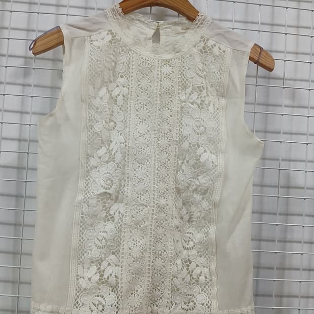 민소매 블라우스