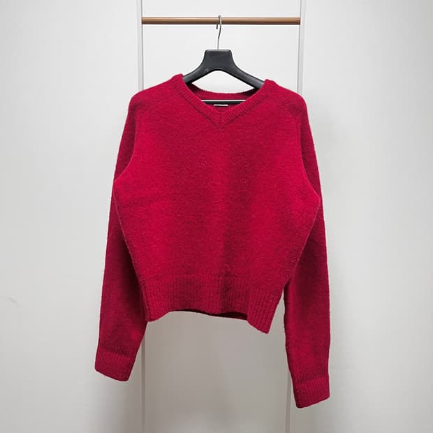 STUDIOTABLE 브이넥 니트