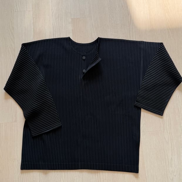 옴므플리세 긴팔 헨리넥 3사이즈 먼슬리 제품