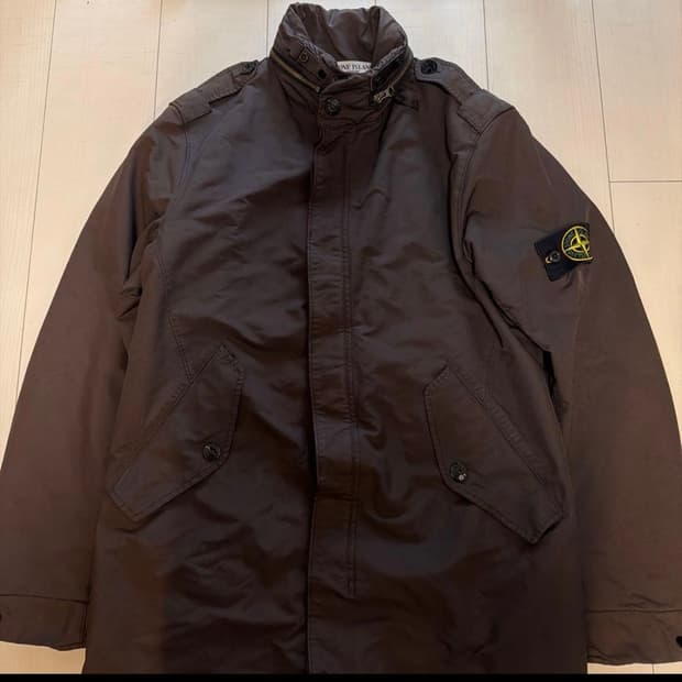 스톤아일랜드 브라운 야상 점퍼 엠사이즈