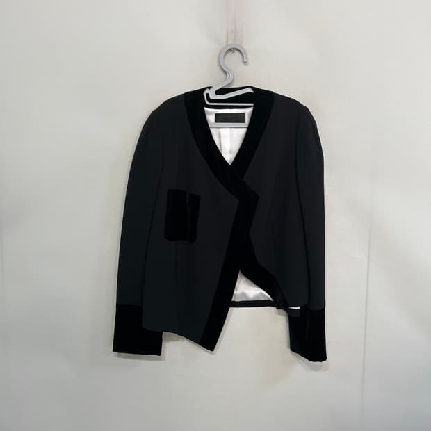 럭키슈에뜨 벨벳 자켓 36사이즈