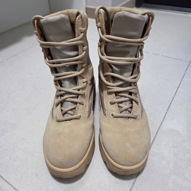 이지 시즌4 컴뱃부츠 샌드