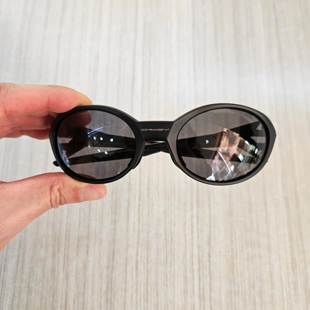 오클리 아이자켓 9438-01 새상품