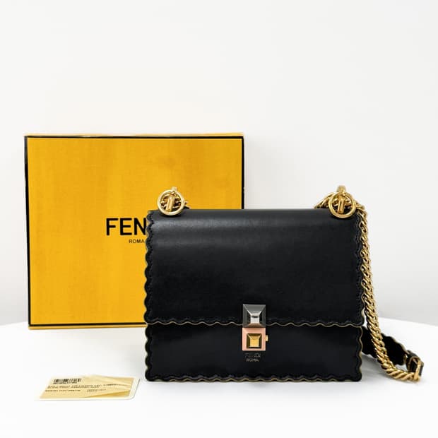 펜디 칸 아이 스몰 스캘럽 체인 숄더백