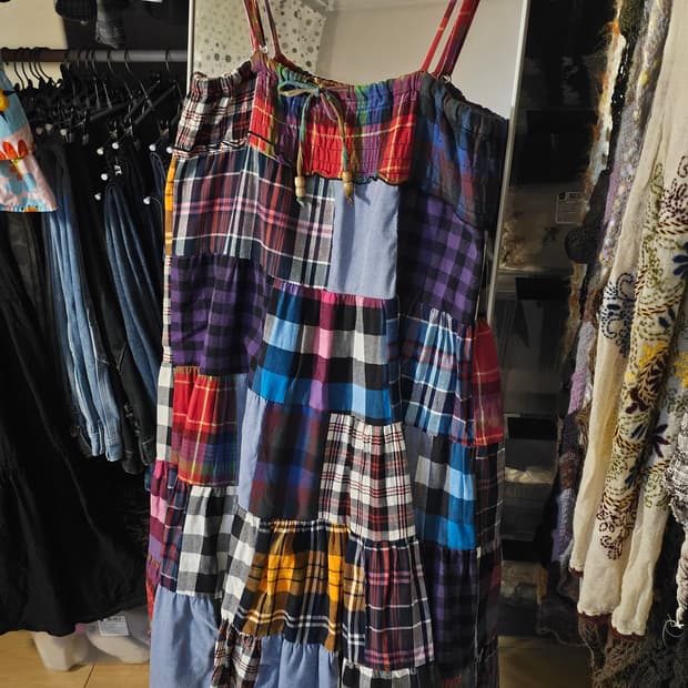 색종이 조각 패치 원피스