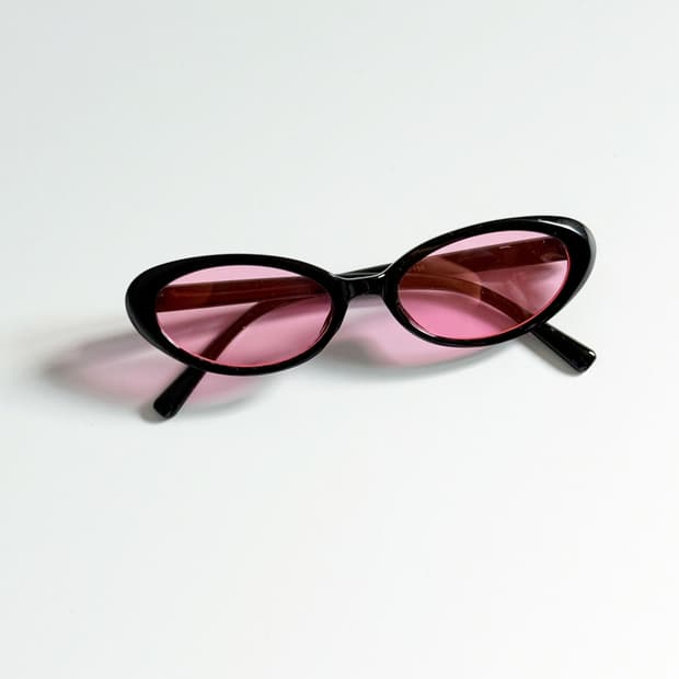 90s 블랙 캣아이 뿔테 프레임 빈티지 핑크 틴트 선글라스