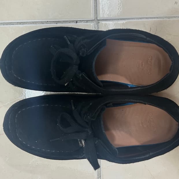 23.65 너티 왈라비 모카신 블랙 250사이즈 판매