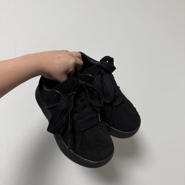 플리마켓🔥 이퀄비 마들렌 스니커즈 블랙