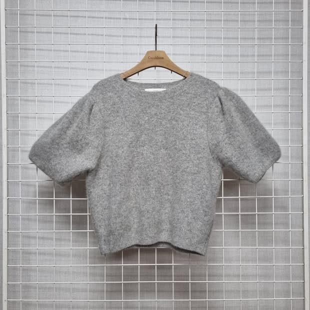 OUNCE 온스 퍼프소매 니트