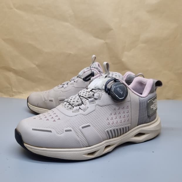 노스페이스 라이트 하이크 보아 트레킹화 240