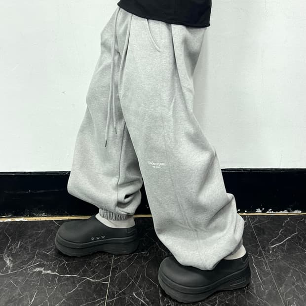 언더마이카 무.03 안티 FXXKing 로고 플레이 오버사이즈 스웻 조거