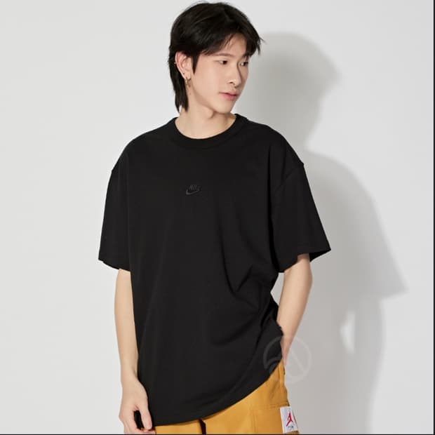 L) 나이키 NSW 스우시로고 반팔티 반팔티셔츠