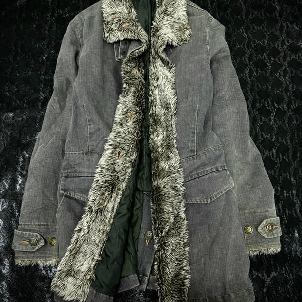 “Vintage” V-Kei Fur Trimming Grey Neckbu