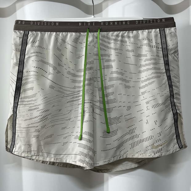 나이키 드라이핏 런디비전 스트라이드 브리프 라인드 러닝쇼츠 L