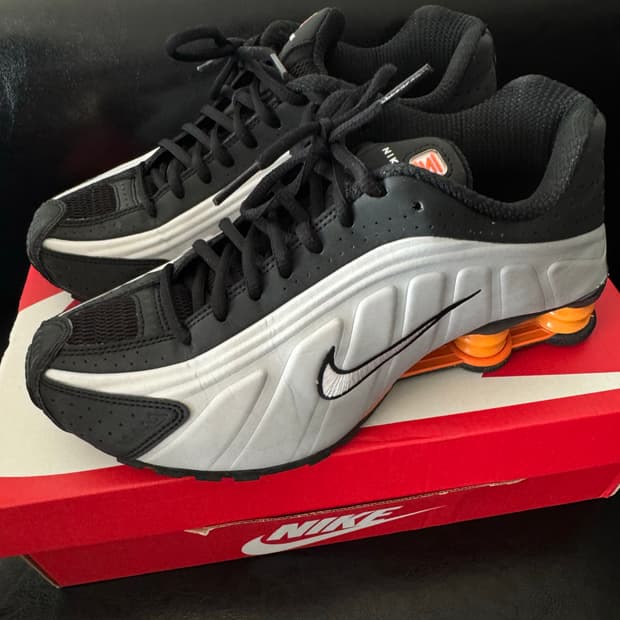 나이키 샥스 R4 (US7 250사이즈) 