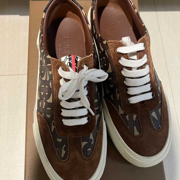 버버리 스니커즈(정) 새상품