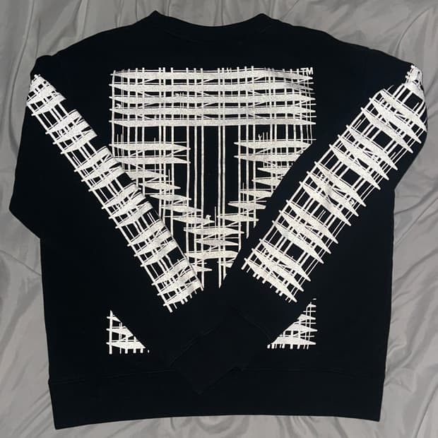 [L] 오프화이트 스카치 맨투맨