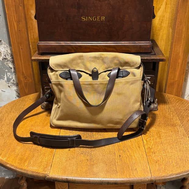 필슨 Filson 256 Briefcase (FREE)