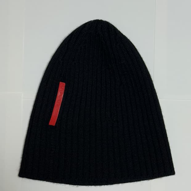 프라다 라나 울 비니