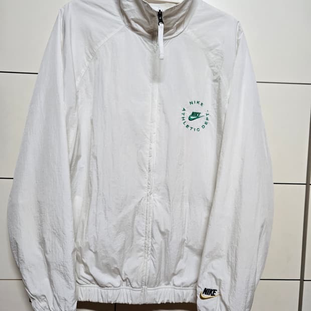 나이키 화이트 우븐 바람막이 점퍼