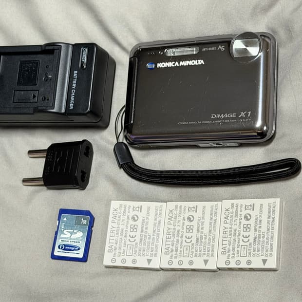 코니카 미놀타 디미지 x1  KONICA MINOLTA DIMAGE X1