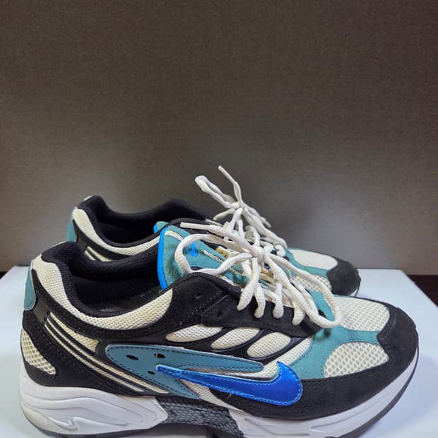 나이키 고스트 레이서 270